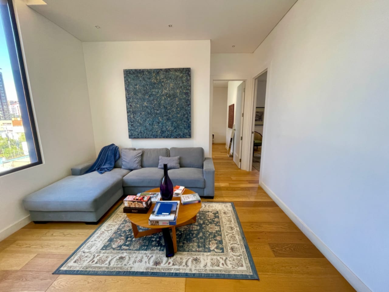 Apartamento Amueblado Renta Maranta Oakland Zona 10, 2 Dormitorios, Sala Familiar, Dormitorio de Servicio, 2 Parqueos y Bodega, 166 MTS2 $2,700 + Iva — Apartamento en Alquiler en Oakland I, Zona 10, Guatemala, Ciudad — foto 7 de 11