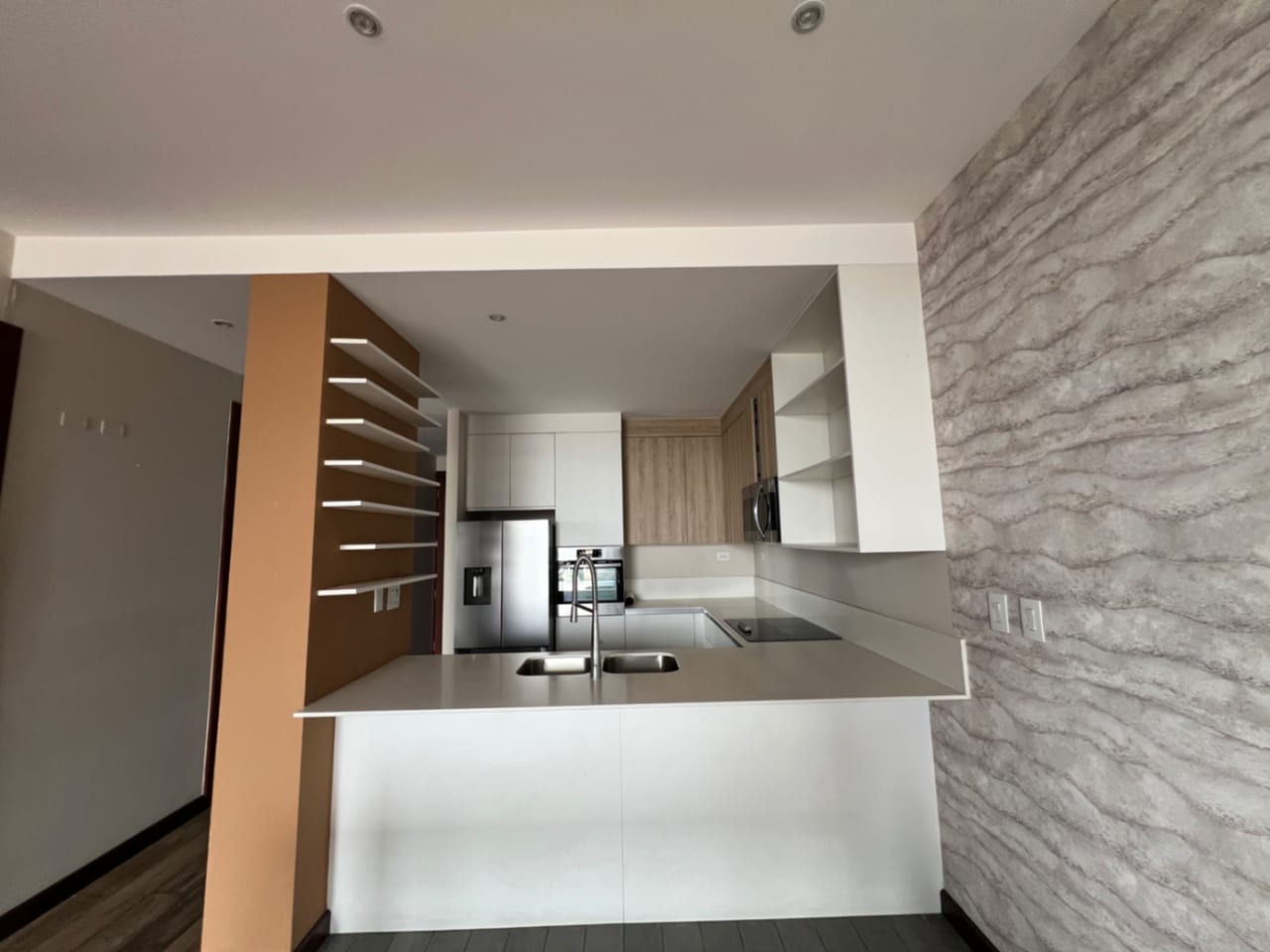 Apartamento Renta Zona 15 Vista Hermosa 2, Edificio Vhista , 2 Dormitorios , 2,5 Baños, 135 MTS2 $1,500 Linda Vista (no Se Aceptan Mascotas) — Apartamento en Alquiler en Vista Hermosa II, Zona 15, Guatemala, Ciudad — foto 6 de 16