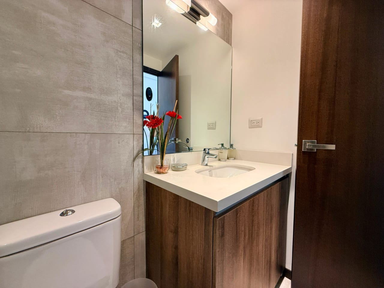 Vendo apartamento en Casa Clara zona 10 — Apartamento en Venta en Zona 10, Guatemala, Ciudad — foto 12 de 17