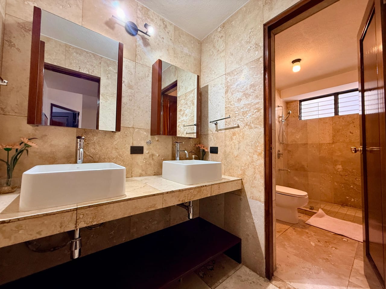 Vendo apartamento en Moradas del Acueducto zona 10 — Apartamento en Venta en Zona 10, Guatemala, Ciudad — foto 11 de 17