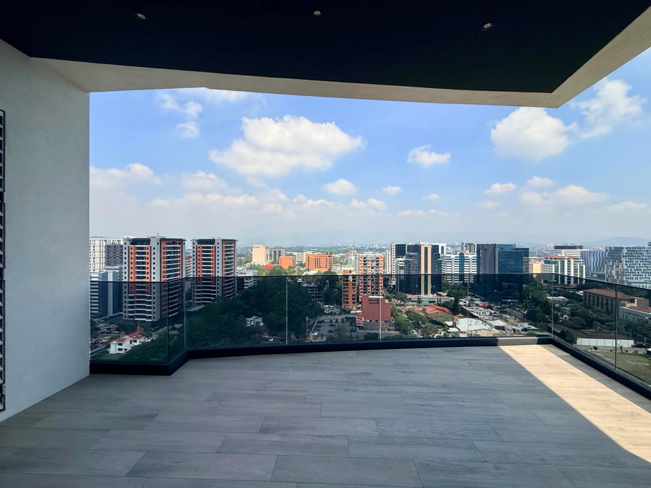 Vendo apartamento en edificio Santa Sofia 7ma zona 10 — Apartamento en Venta en Zona 10, Guatemala, Ciudad — foto 4 de 17