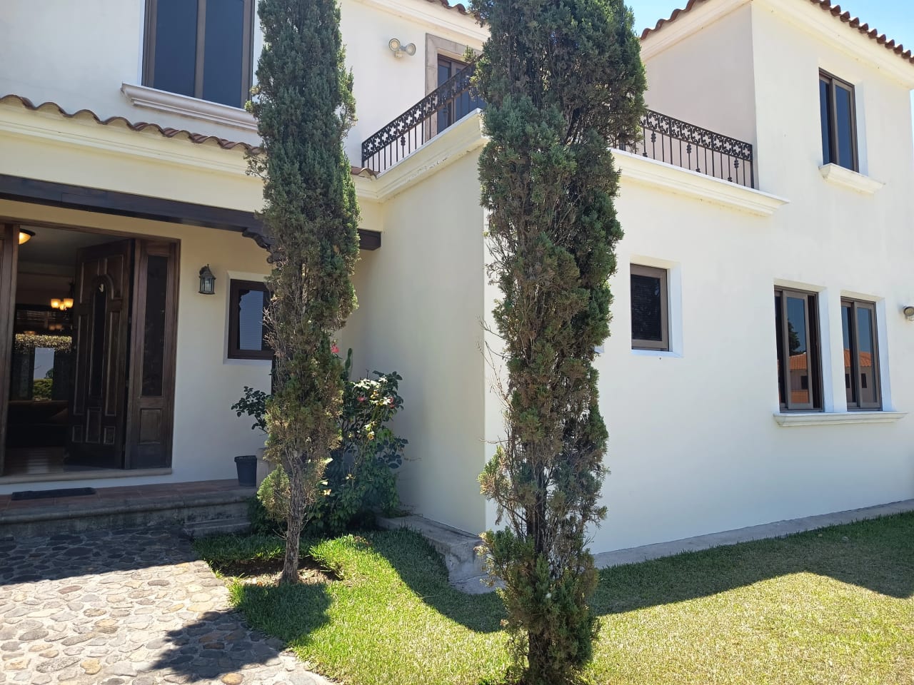 Casa Grande en Venta en Carretera al Salvador km. 25 — Casa en Venta en Carretera a El Salvador, Guatemala, Ciudad — foto 1 de 17