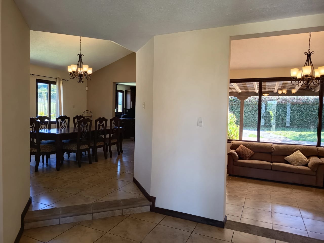 Casa Grande en Venta en Carretera al Salvador km. 25 — Casa en Venta en Carretera a El Salvador, Guatemala, Ciudad — foto 5 de 17