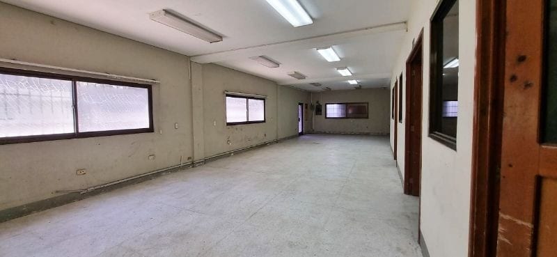 Edificio con Bodega para Almacenaje Zona 4 de Mixco en Renta — Edificio en Alquiler en Zona 4 Mixco, Guatemala, Ciudad — foto 4 de 8