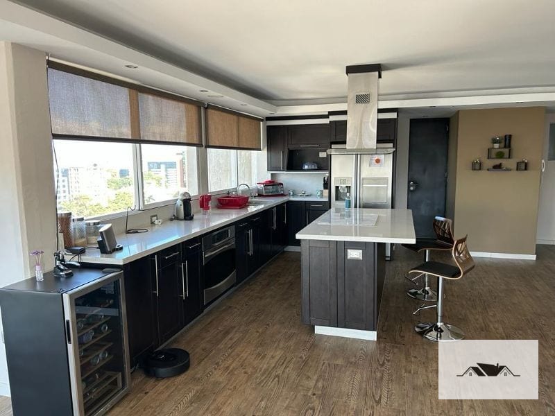 En Venta o Renta Amplio Apartamento Remodelado Zona 10 — Apartamento en Venta en Ciudad Vieja, Zona 10, Guatemala, Ciudad — foto 3 de 14