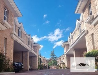 En Renta Casa Zona 14 325 mts2 — Casa en Alquiler en La Cañada, Zona 14, Guatemala, Ciudad — miniatura 1 de 17