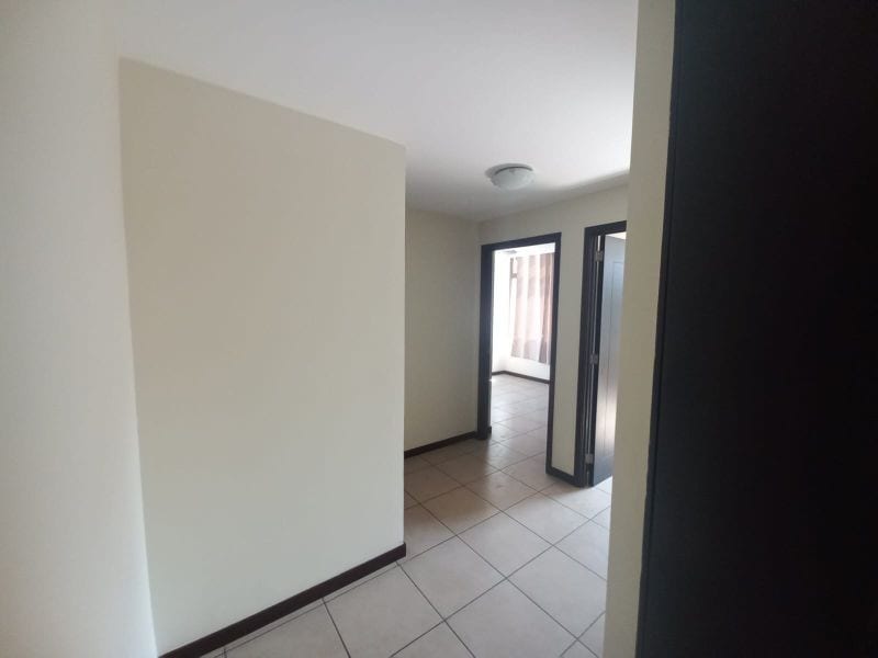 Céntrico Apartamento en Venta Torre Barcelona Zona 9 — Apartamento en Venta en Torre Barcelona, Zona 9, Guatemala, Ciudad — foto 2 de 10