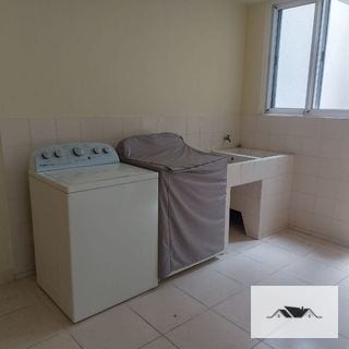 En Renta Hermosa Casa Zona 10 Condominio Reina Sofia — Casa en Alquiler en Zona 10, Guatemala, Ciudad — miniatura 3 de 10