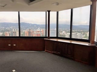 Penthouse en renta Edificio Murano Center zona 10 — Oficina en Alquiler en Zona 10, Guatemala, Ciudad — miniatura 2 de 8