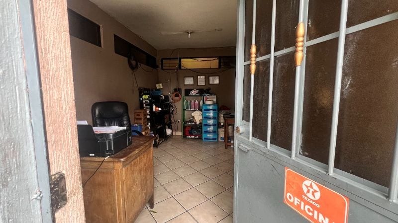 Venta de Gasolinera en San Juan Sacatepequez — Edificio en Venta en San Juan Sacatepéquez, Sacatepéquez — foto 2 de 12