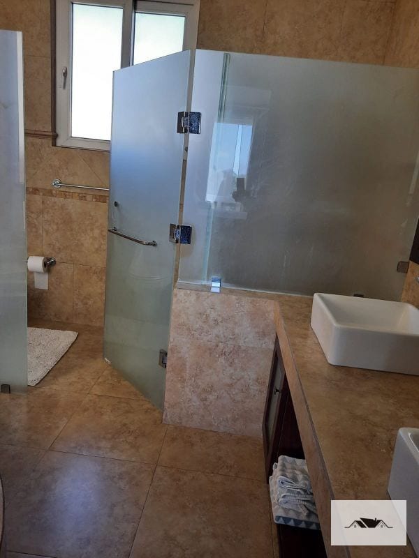 En Renta y Venta Amplia Casa Zona 15 VH2 con Pergola y Jardin — Casa en Alquiler en Vista Hermosa II, Zona 15, Guatemala, Ciudad — foto 12 de 17