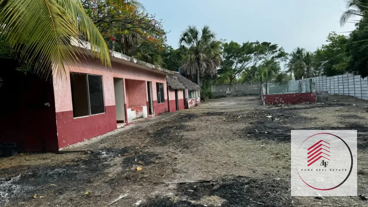 Se Vende Terreno Grande con una Pequeña Construcción en Monterrico Hawái a 70 Metros de la Orilla de la Playa. — Terreno en Venta en Hawaii, Santa Rosa — foto 3 de 4