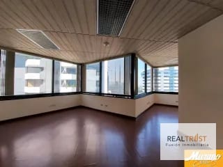 Renta de Oficina en Murano Center Zona 10 — Oficina en Alquiler en Murano Center, Zona 10, Guatemala, Ciudad — miniatura 1 de 4