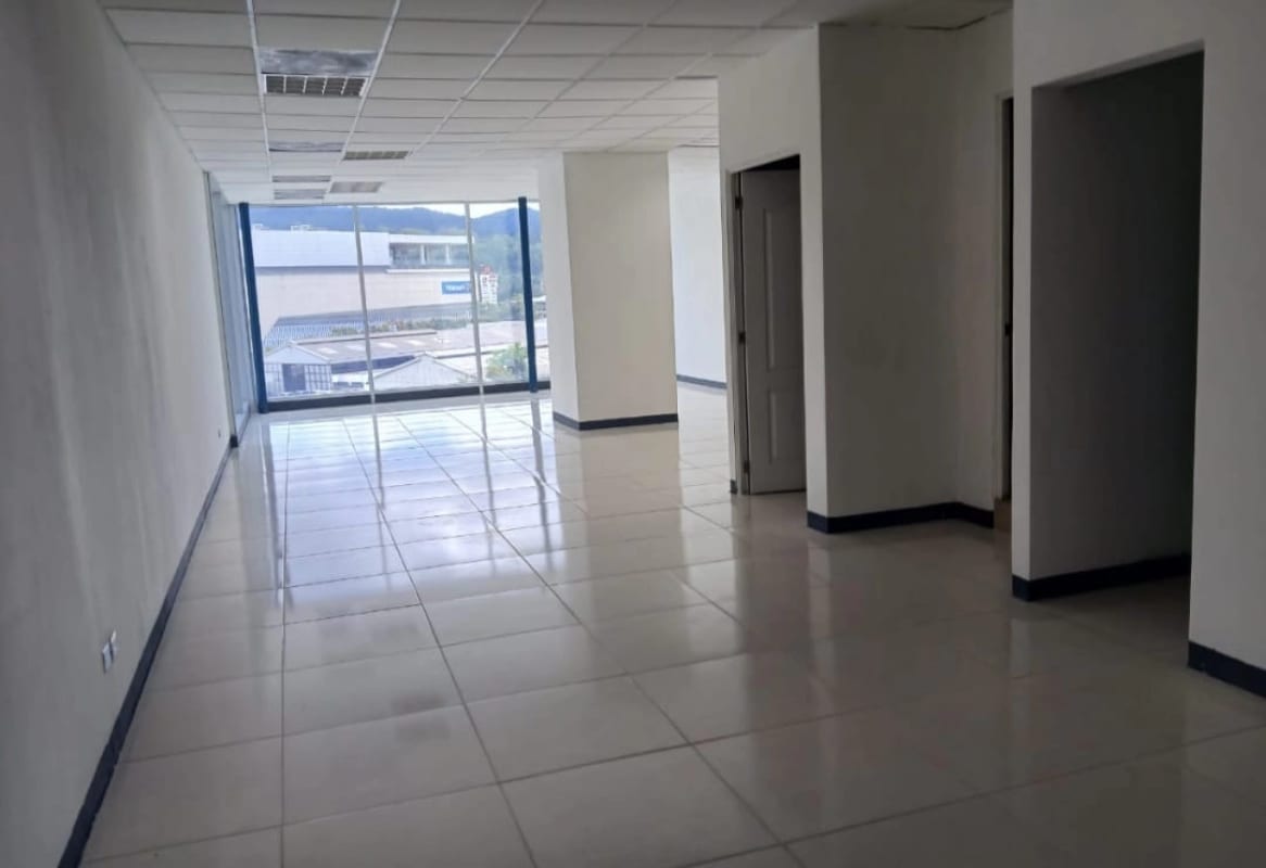 Alquiler de Oficina en Zona 10 Edificio Zona Pradera Torre 3 — Oficina en Alquiler en Zona Pradera, Zona 10, Guatemala, Ciudad — foto 2 de 4