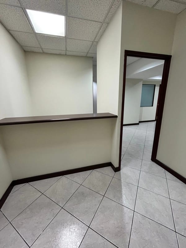 Oficina en renta Edificio Europlaza zona 14 — Oficina en Alquiler en Zona 14, Guatemala, Ciudad — foto 1 de 14