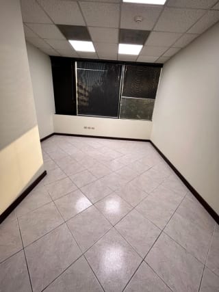 Oficina en renta Edificio Europlaza zona 14 — Oficina en Alquiler en Zona 14, Guatemala, Ciudad — miniatura 8 de 14