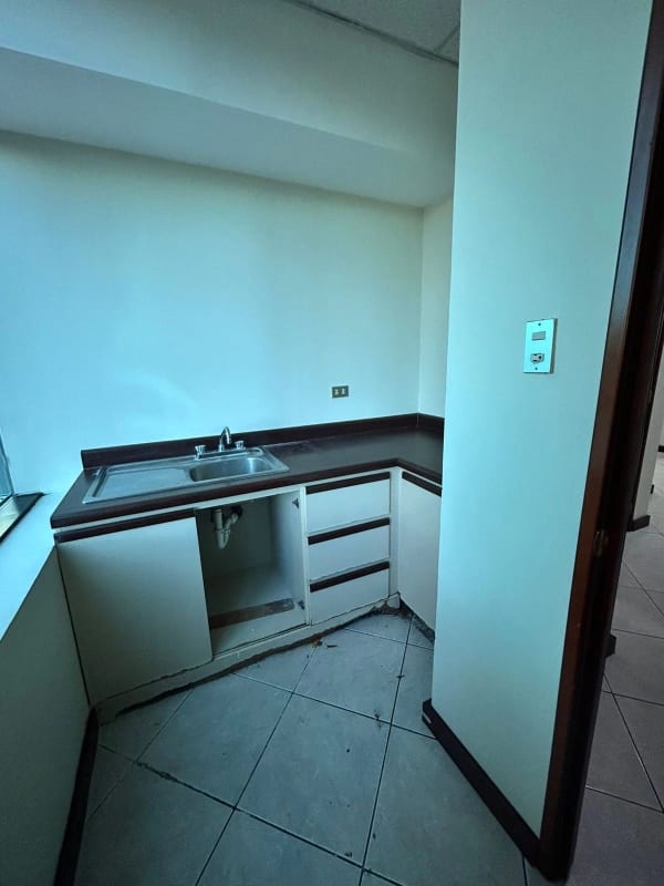 Oficina en renta Edificio Europlaza zona 14 — Oficina en Alquiler en Zona 14, Guatemala, Ciudad — foto 4 de 14