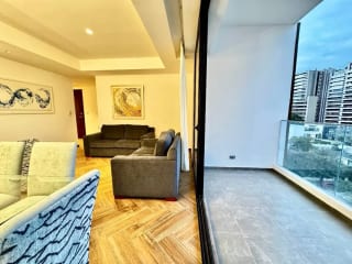 Apartamento amueblado 3 dormitorios y cuarto de servicios, zona 10 — Apartamento en Alquiler en Zona 10, Guatemala, Ciudad — miniatura 11 de 14
