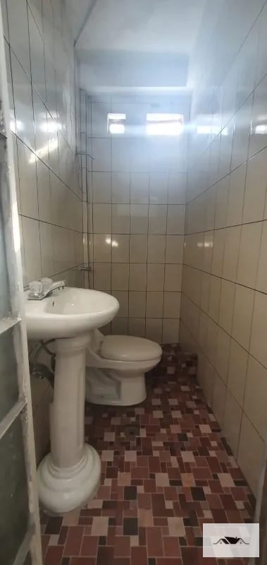 En Renta Casa Zona 12 sobre Calzada Aguilar Batres con muy buena ubicación — Casa en Alquiler en Zona 12, Guatemala, Ciudad — foto 16 de 17