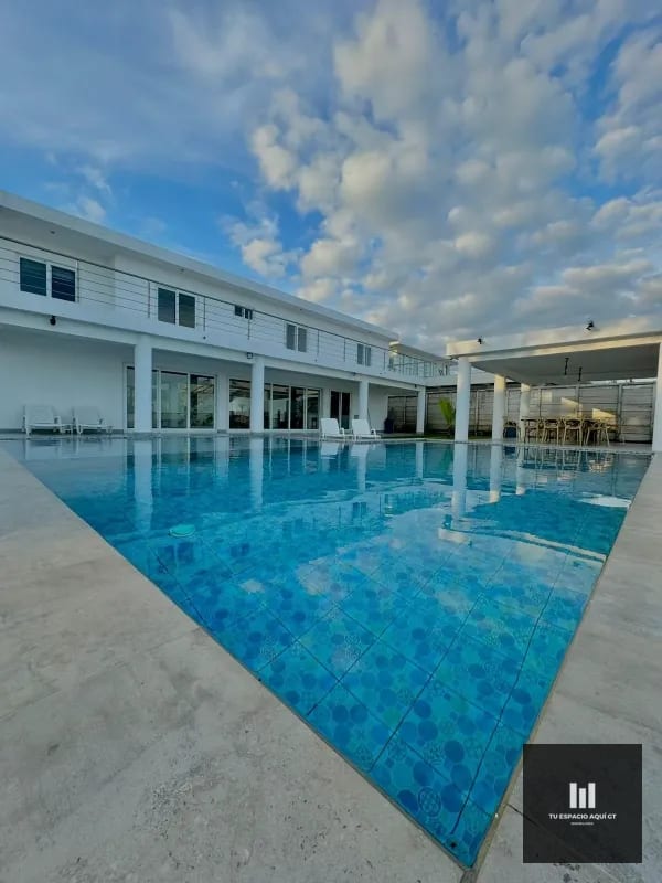 Tu Paraíso Privado en Puerto de Itzapa, Piscina, cancha y 4 Hermosas suites — Casa en Venta en Iztapa, Escuintla — foto 1 de 17