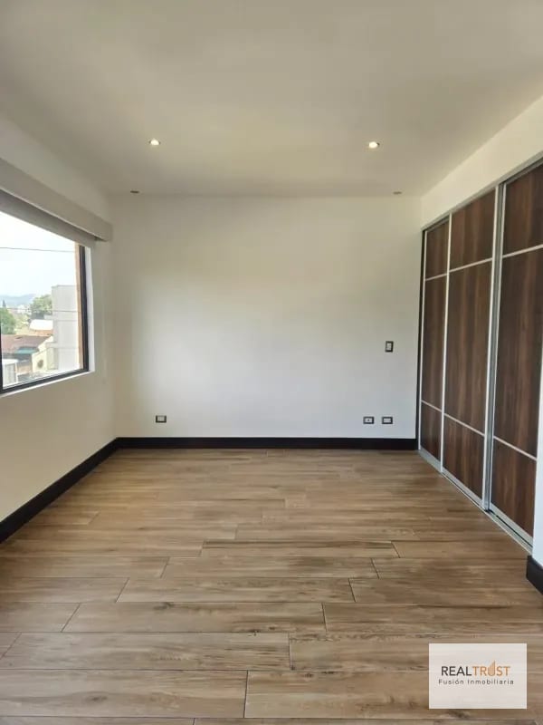Venta Moderno Apartamento Zona 10 — Apartamento en Venta en Zona 10, Guatemala, Ciudad — foto 8 de 15