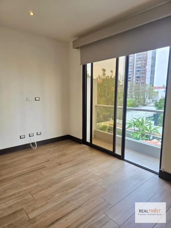 Venta Moderno Apartamento Zona 10 — Apartamento en Venta en Zona 10, Guatemala, Ciudad — foto 10 de 15