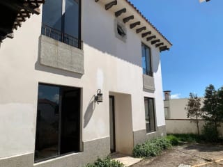 Bonita y Amplia de Casa 2 Niveles en Lazos de Fraijanes — Casa en Venta en Lazos de Fraijanes, Carretera a El Salvador, Guatemala, Ciudad — miniatura 2 de 11