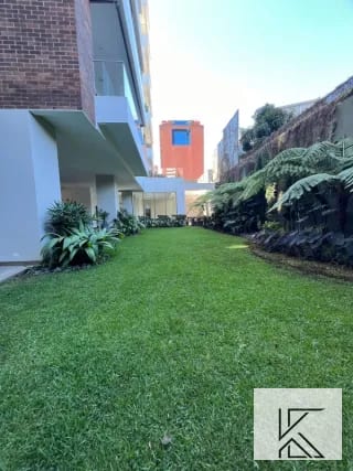 Lujoso y elegante apartamento en Edificio Echo zona 14 — Edificio en Alquiler en Echo, Zona 14, Guatemala, Ciudad — miniatura 7 de 16