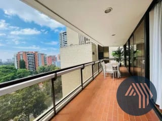 Venta de Céntrico Apartamento Amueblado - Tiffany, Zona 10 — Apartamento en Venta en Tiffany II, Zona 10, Guatemala, Ciudad — miniatura 10 de 15