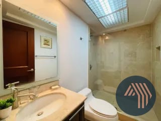 Venta de Céntrico Apartamento Amueblado - Tiffany, Zona 10 — Apartamento en Venta en Tiffany II, Zona 10, Guatemala, Ciudad — miniatura 4 de 15