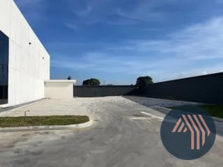Alquiler de Ofibodega para Estrenar - Empresarial Chimaltenango — Bodega / Ofibodega en Alquiler en Chimaltenango, Chimaltenango — miniatura 2 de 13