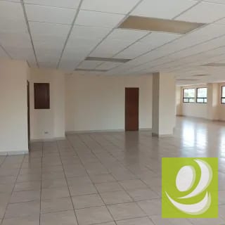 RENTA Oficina en zona 13 cerca de Las Américas — Oficina en Alquiler en Zona 13, Guatemala, Ciudad — miniatura 2 de 8