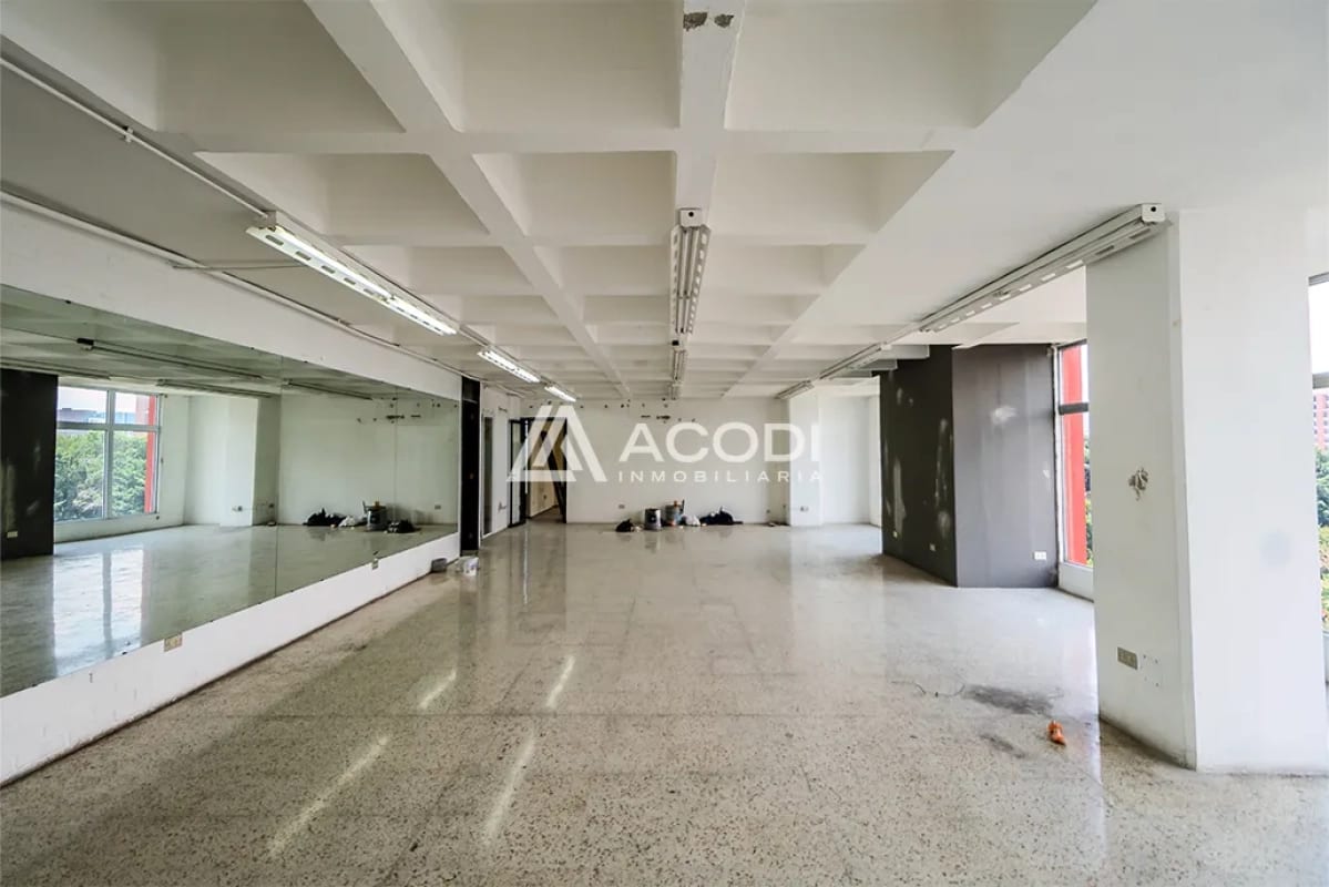 Oficina en Zona 9 — Oficina en Alquiler en Zona 9, Guatemala, Ciudad — foto 1 de 4