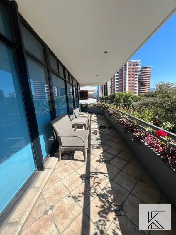 Elegante y amplio apartamento en VENTA en zona 14 en L'Excellence — Apartamento en Venta en L'Excellence, Zona 14, Guatemala, Ciudad — foto 3 de 12