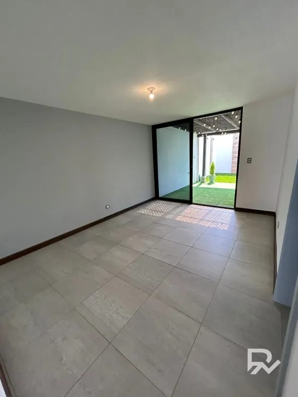 Venta de casa en CAES entrada San José Pinula, Los Manantiales — Casa en Venta en San José Pinula, Guatemala, Ciudad — foto 9 de 16