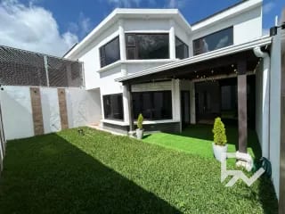Venta de casa en CAES entrada San José Pinula, Los Manantiales — Casa en Venta en San José Pinula, Guatemala, Ciudad — miniatura 3 de 16