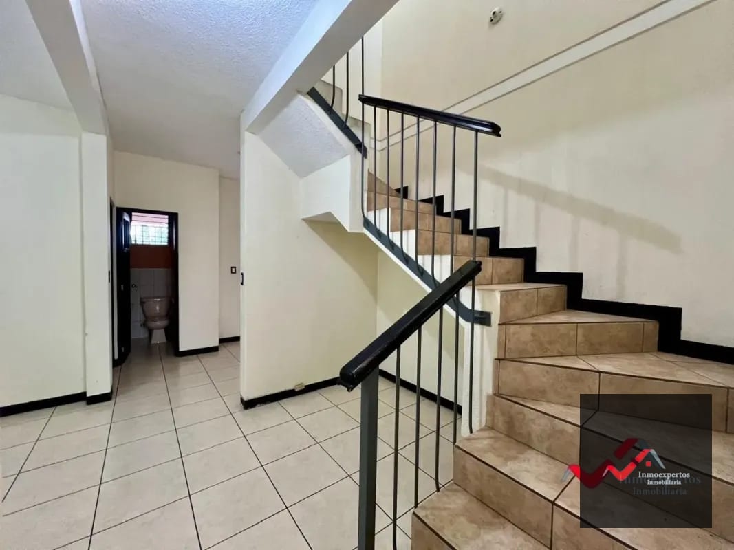 Casa en Venta San Cristobal, Zona 8 Mixco — Casa en Venta en Pinares de San Cristobal, Zona 8 Mixco, Guatemala, Ciudad — foto 2 de 14