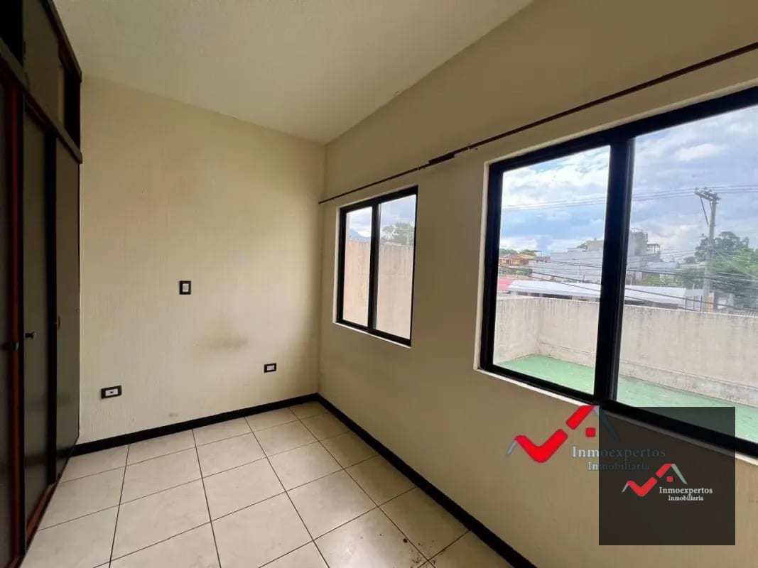 Casa en Venta San Cristobal, Zona 8 Mixco — Casa en Venta en Pinares de San Cristobal, Zona 8 Mixco, Guatemala, Ciudad — foto 7 de 14
