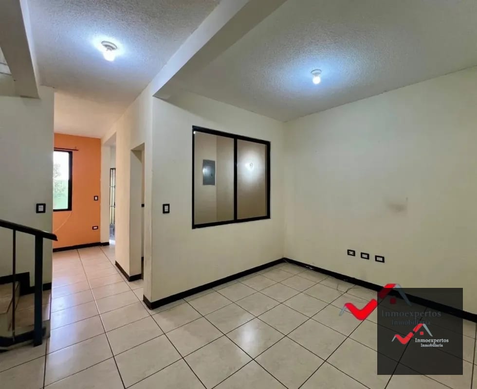 Casa en Venta San Cristobal, Zona 8 Mixco — Casa en Venta en Pinares de San Cristobal, Zona 8 Mixco, Guatemala, Ciudad — foto 13 de 14