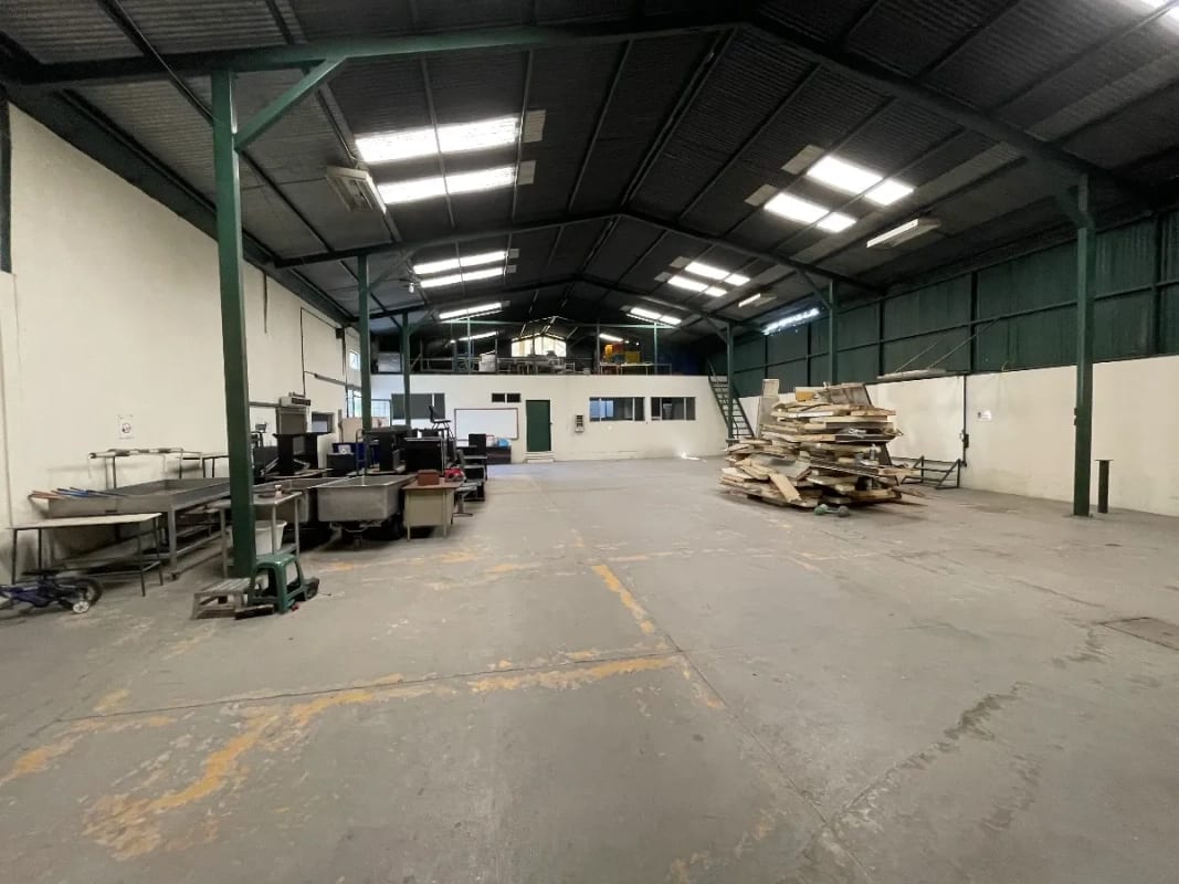 Bodega en alquiler | Villa Nueva | ¡Amplio espacio industrial con cuartos fríos y oficinas! — Bodega / Ofibodega en Alquiler en Villa Nueva, Guatemala, Ciudad — foto 9 de 11
