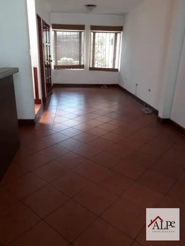 Carabanchel Propiedad Ideal Comercial Bodega En Ave. Principal — Casa en Venta en Zona 11, Guatemala, Ciudad — foto 3 de 8