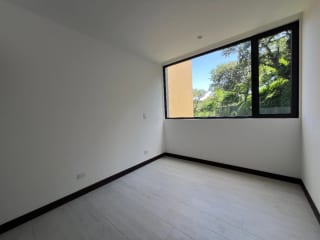 Spazio Residencias Z15, 3 Dormitorios, 139 MTS2 Dormitorio de Servicio $2,000 Incluye Mantenimiento E Iva — Apartamento en Alquiler en Zona 15, Guatemala, Ciudad — miniatura 6 de 13