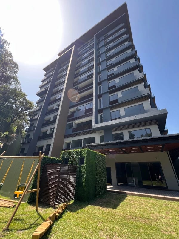Spazio Residencias Z15, 3 Dormitorios, 139 MTS2 Dormitorio de Servicio $2,000 Incluye Mantenimiento E Iva — Apartamento en Alquiler en Zona 15, Guatemala, Ciudad — foto 13 de 13