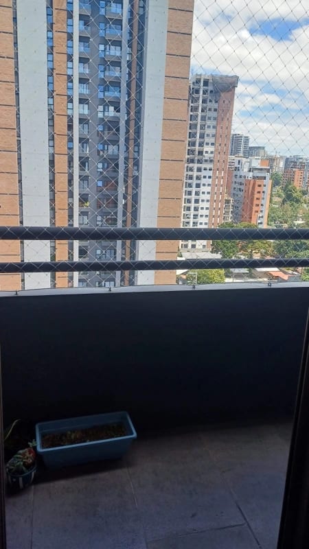Apartamento amueblado en renta zona 10 — Apartamento en Alquiler en Zona 10, Guatemala, Ciudad — foto 2 de 10