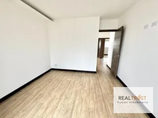 Linda casa en venta para estrenar en Bosques de Santa Elena. — Casa en Venta en Carretera a El Salvador, Guatemala, Ciudad — miniatura 12 de 16