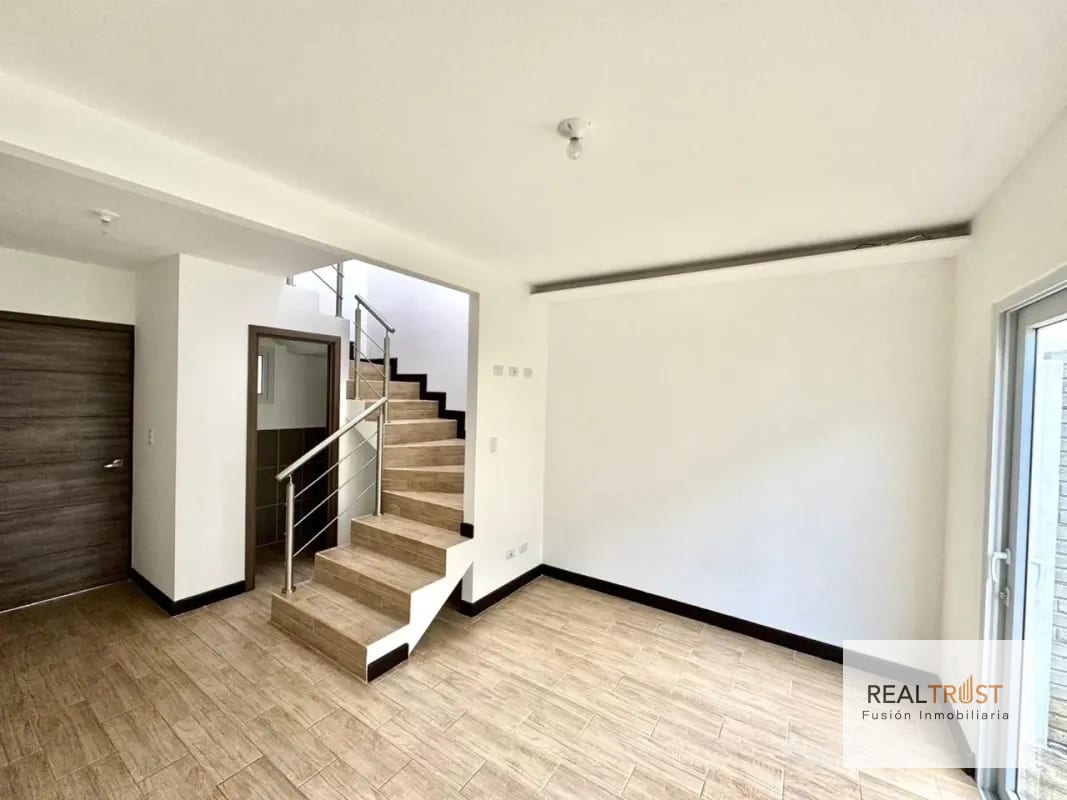 Linda casa en venta para estrenar en Bosques de Santa Elena. — Casa en Venta en Carretera a El Salvador, Guatemala, Ciudad — foto 5 de 16