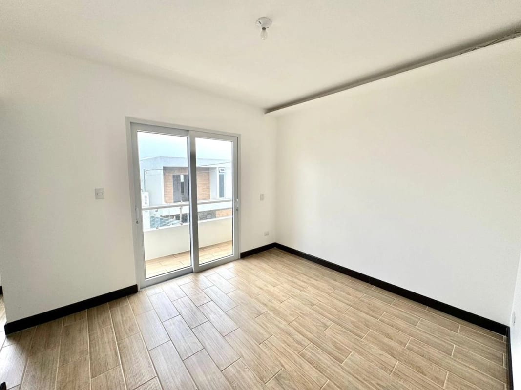 Casa en venta para estrenar en Bosques de Santa Elena — Casa en Venta en Carretera a El Salvador, Guatemala, Ciudad — foto 6 de 17