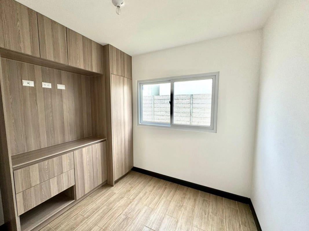 Casa en venta para estrenar en Bosques de Santa Elena — Casa en Venta en Carretera a El Salvador, Guatemala, Ciudad — foto 2 de 17