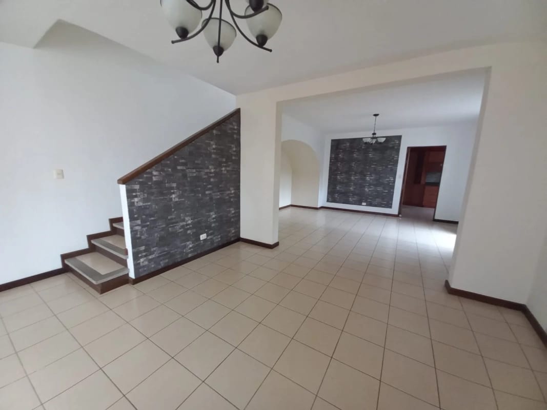 🏡 Venta de Casa en Carretera a El Salvador, Km 19.8 — Casa en Venta en Carretera a El Salvador, Guatemala, Ciudad — foto 10 de 17
