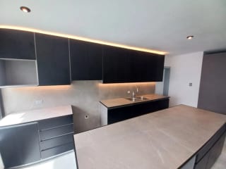 🏡 Casa de lujo con apartamento independiente – Km 19 Carretera a San José Pinula — Casa en Venta en km 16-20, Carretera a El Salvador, Guatemala, Ciudad — miniatura 16 de 17